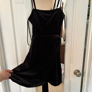 Gianni Bini Black Velvet Spaghetti Strap Cocktail Dress